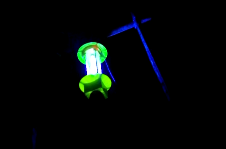 黑夜中正在工作的杀虫灯，用户点赞不断！